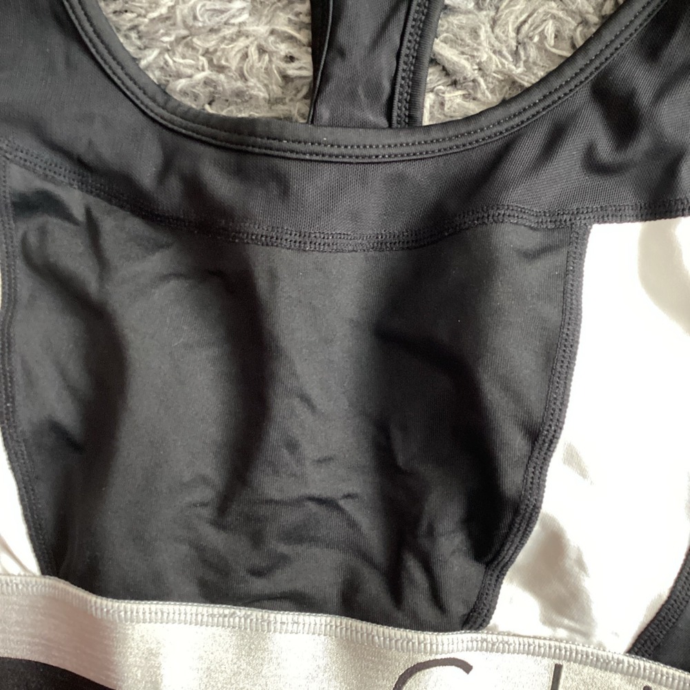 Calvin Klein Performance Sports Bra Size Med Racer Back - Picture 4 of 9